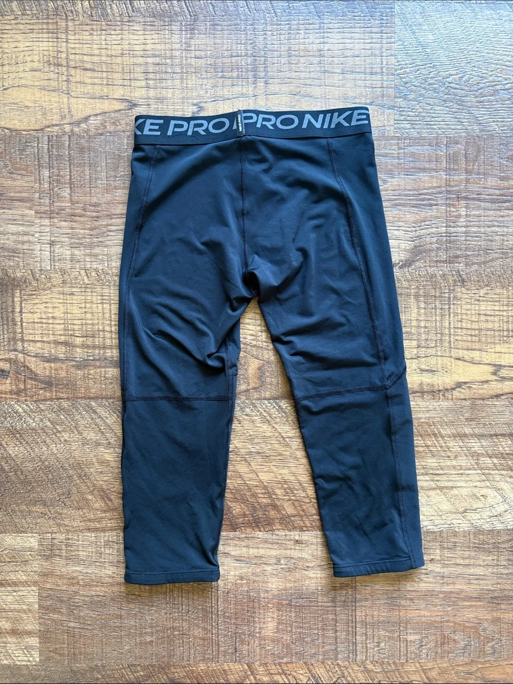 Nike Black Kids Compression Cropped Leggings with Gray Logo Waistband